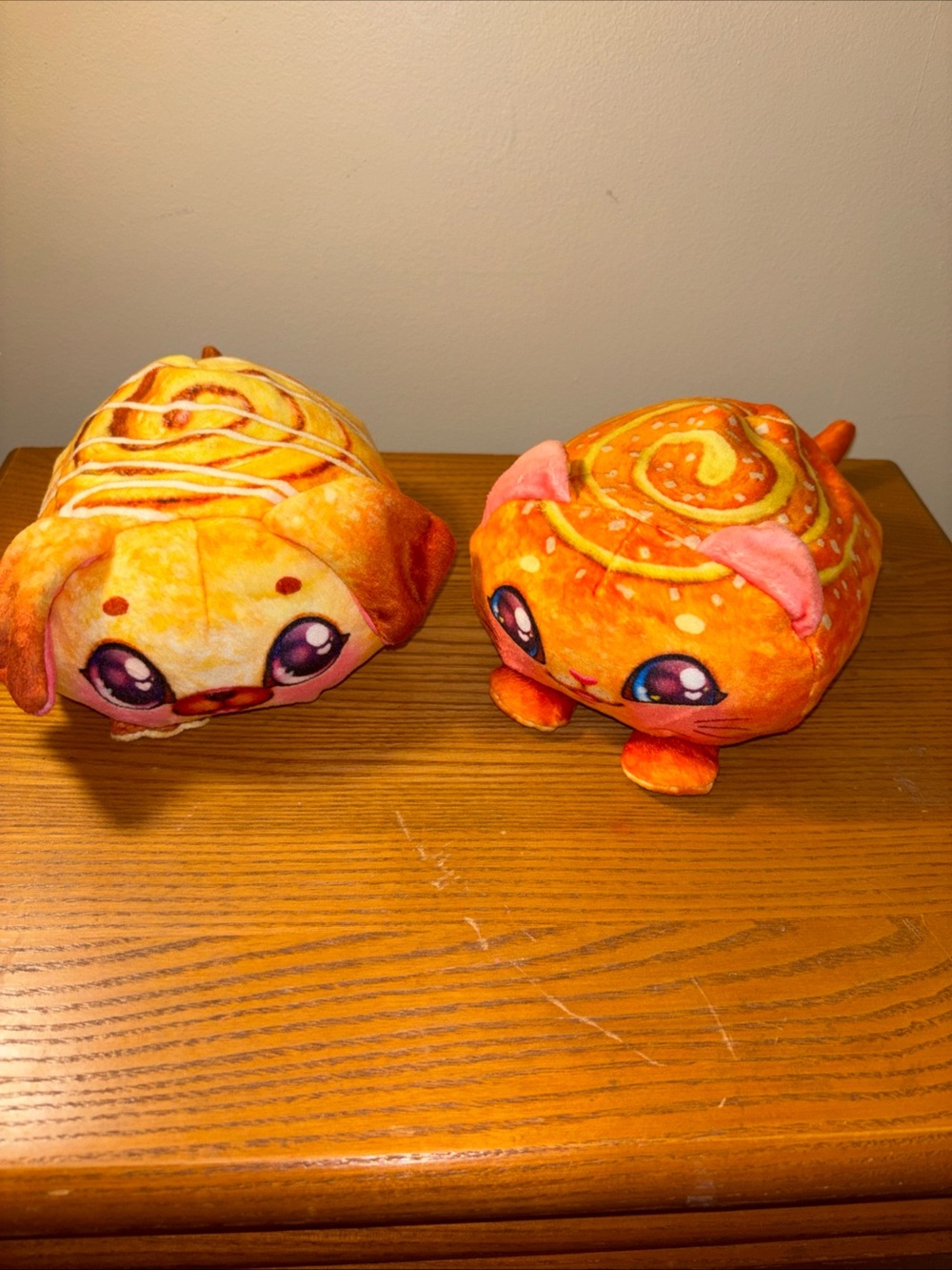 2 cookers bakery orange dog and cat and yes they do work